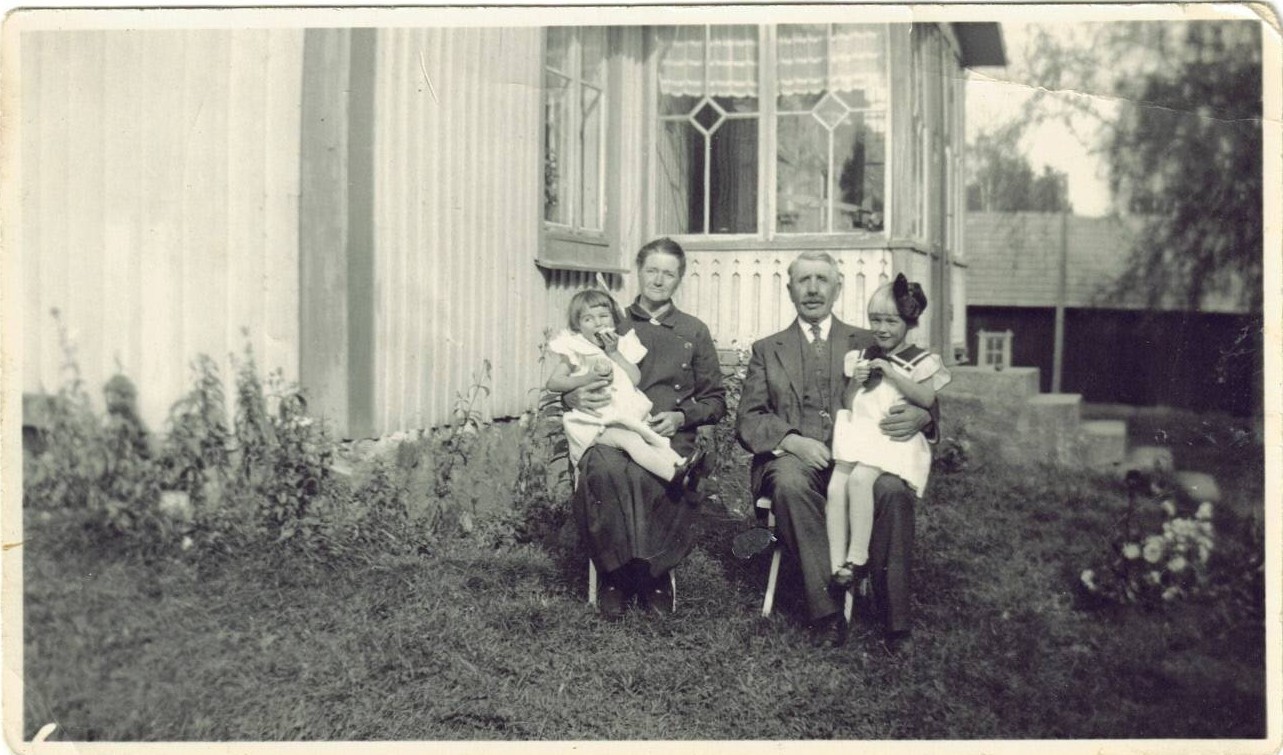 Alfred och Kristina Petersson, Piskebo 1924